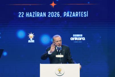 Cumhurbaşkanı Erdoğan: Rakiplerimiz koltuk kavgası veriyor, biz Türkiye'yi geleceğe hazırlıyoruz 