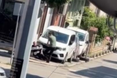 Eşini rahatsız ettiğini öne sürdüğü kişiyi bacağından vurdu