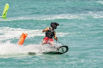 İzeltaş Dünya Motosurf Şampiyonası'nda heyecan fırtınası başladı