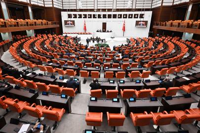 Meclis'te torba teklif mesaisi. Taksi, dolmuş ticari plaka devrine KDV istisnası gelecek