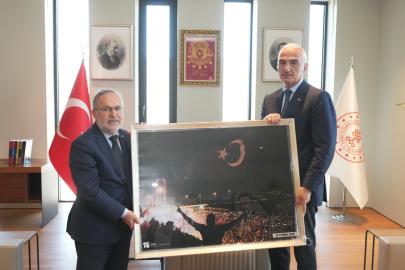 Bakan Ersoy 15 Temmuz Derneği heyetini ağırladı