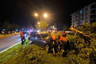 Erzincan’da iki otomobil çarpıştı: 1 kişi yaralandı