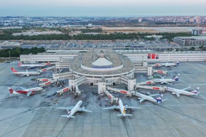 İstanbul'un iki havalimanı 63,4 milyon yolcuya hizmet verdi