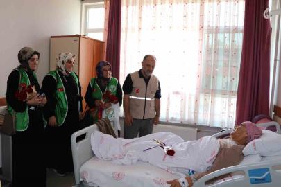 Oltu’da  hastalara moral ziyareti