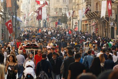 Türkiye, dünyadan daha uzun yaşıyor. TÜİK açıkladı, kadın ve erkeklerin ömür süresi belli oldu