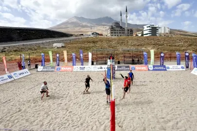 Voleybol tutkunları Kayseri Erciyes'te buluşacak