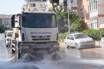 Battalgazi’de temizlik çalışmaları sürüyor