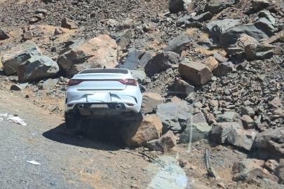 Hakkari-Çukurca kara yolunda kaza: 3 yaralı