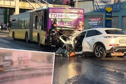 Küçükçekmece'de korkunç kaza. Otobüse çarpan otomobilde üç kişi öldü