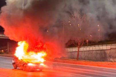 Otomobil seyir halinde alev aldı, sürücü yaralı kurtuldu
