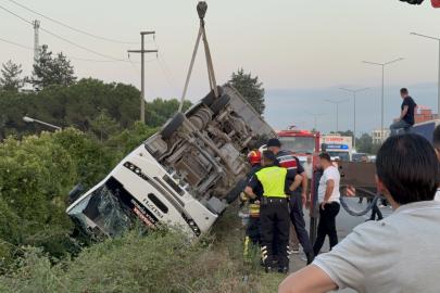 Samsun’da özel halk otobüsü devrildi. 21 kişi yaralandı