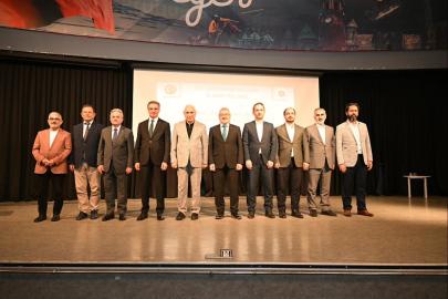 Vali Baruş, "Peygamberimiz ve güzel ahlak" konferansına katıldı