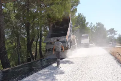 Antalya Kaş’ta 40 yıllık yol yenileniyor