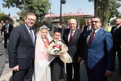 Bakan Güler, Kars Valiliğini ve Belediyesini ziyaret etti