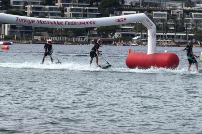 Bodrum’da su jeti ve motosurf yarışları nefes kesti