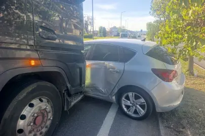Düzce’de tır ile otomobil çarpıştı