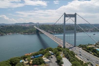 İstanbul Boğazı'nda gemi trafiği askıya alındı