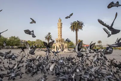 İzmir Saat Kulesi 125 yıldır zamana tanıklık ediyor
