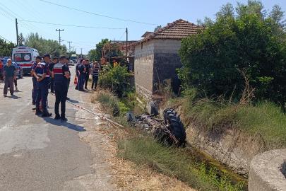Kanala devrilen traktörün sürücüsü öldü