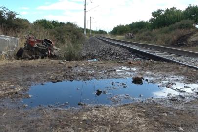 Malatya’da yük treni traktöre çarptı: İkiye bölünen traktörün sürücüsü yaralandı