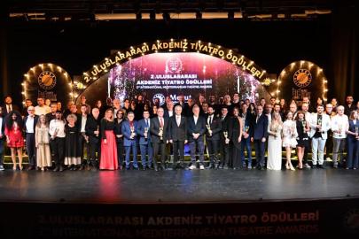 Sanatın evrensel ışığı Kepez'de yükseldi