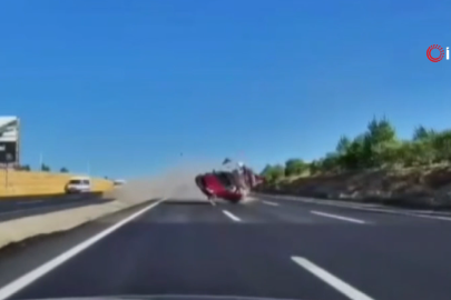 Takla atarak karşı yola geçti, 2 araca çarptı. 1 ölü, 7 yaralı