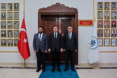 Vali Aydoğdu, eski ve yeni il müftülerini kabul etti