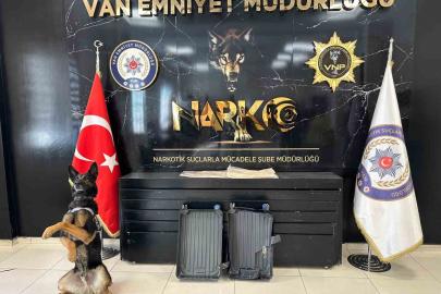 Van’da havalimanında 2 kilo 100 gram uyuşturucu ele geçirildi