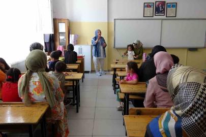 Van’da minik öğrenciler okul heyecanı yaşadı