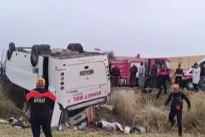 Afyonkarahisar'da midibüs şarampole devrildi: 25 yaralı