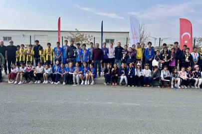 Ağrı’da okul sporları kros müsabakaları tamamlandı