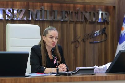 AK Parti'ye geçeceği iddia edilmişti. Antalya Büyükşehir Belediye Başkanvekili Özdemir'den açıklama