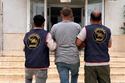 Aranan 2 hükümlüyü jandarma yakaladı