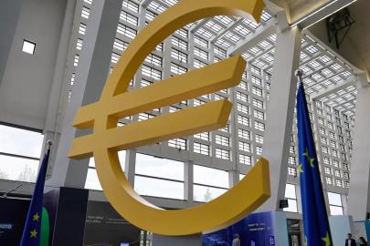 Avrupa Merkez Bankası  temel politika faizini sabit tuttu