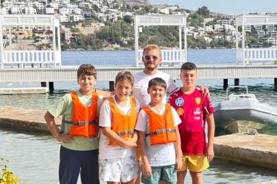 Bodrum’da çocuklar yelken için dümene geçti