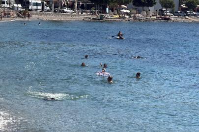Bodrum'da ekim ayında turistlerin deniz keyfi