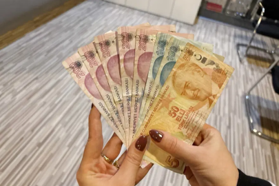 Boşandığı eşiyle aynı evde kalanlar dikkat. Yargıtay'dan milyonları ilgilendiren yetim aylığı kararı