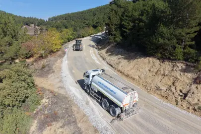 Bursa Keles'in üç mahallesinde yol mesaisi