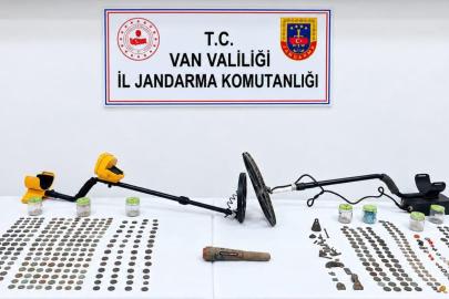 Çaldıran’da Roma dönemine ait 529 adet sikke ele geçirildi