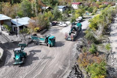 DSİ ekiplerinden Uzundere’deki sel ve rusubat birikintilerine gece gündüz müdahale