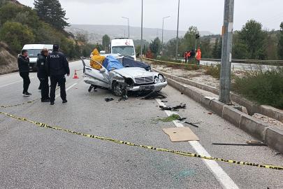 Düğün yolunda kaza: 1 ölü, 4 yaralı