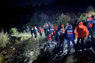 Eğitime geldikleri kanyonda kaybolan İHH gönüllülerini kurtarma çalışmaları sürüyor
