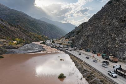 Erzincan’da sel ve heyelanın yol açtığı tahribat havadan görüntülendi
