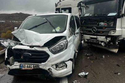 Erzurum’un Aşkale ilçesinde zincirleme trafik kazası: 3 araç birbirine girdi