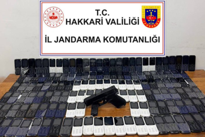 Hakkari’de 142 kaçak cep telefonu ele geçirildi