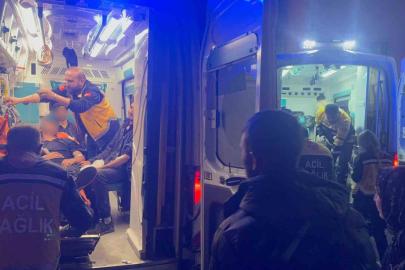 Hakkari’de düzensiz göçmenleri taşıyan minibüs dereye uçtu: 20 yaralı