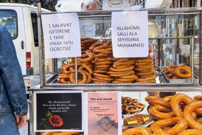 Hakkari’de salavat getirene ücretsiz halka tatlı