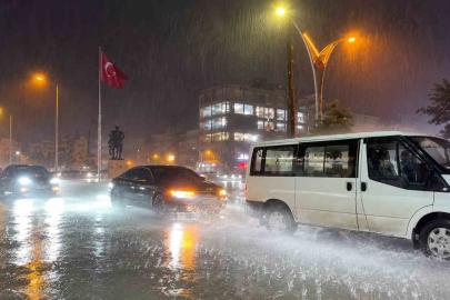 Hakkari’de yağmur yağışı