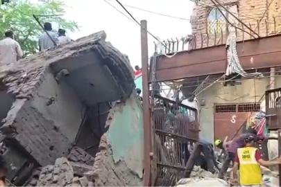 Hindistan'da bina çöktü: 4 ölü 8 yaralı