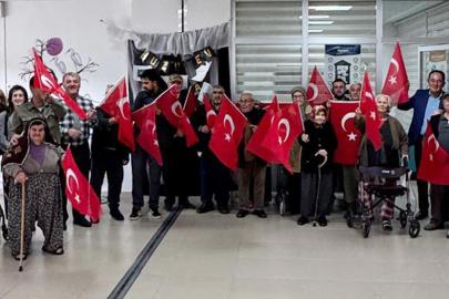 Huzurevi sakinlerinden 29 Ekim kutlaması